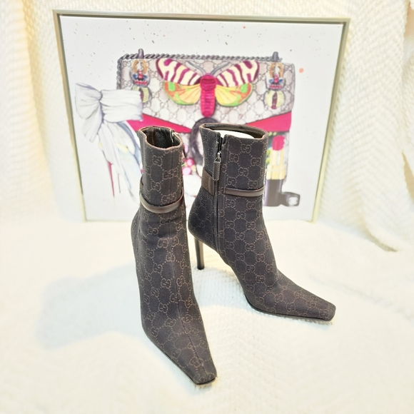 ✅️ SOLD ✅️ Authentic Vintage Gucci x Tom Ford Brown Boots (Orig. Ret $1350) - Picture 4 of 11